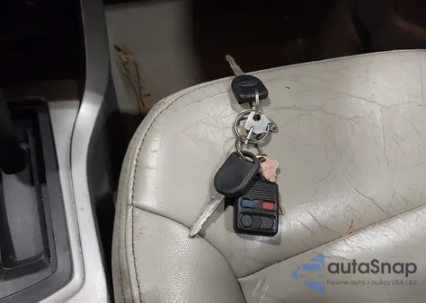 2008 Ford Focus Se/Ses z USA, uszkodzony, nr VIN 1FAHP35N48W148672